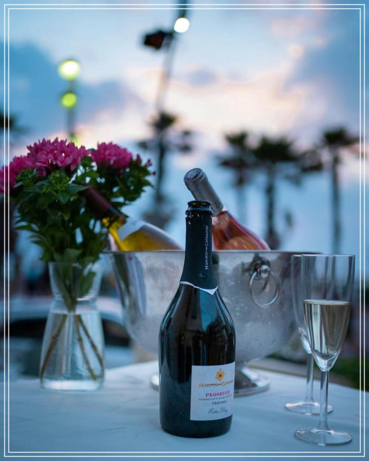 Bugrashov Beach 88 Hotel And Spa Tel Aviv Exterior foto